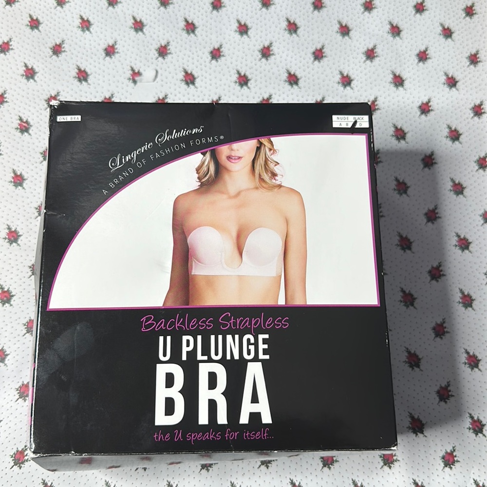 Lingerie Solutions Women's Plunge Backless Strapless Bra Nude